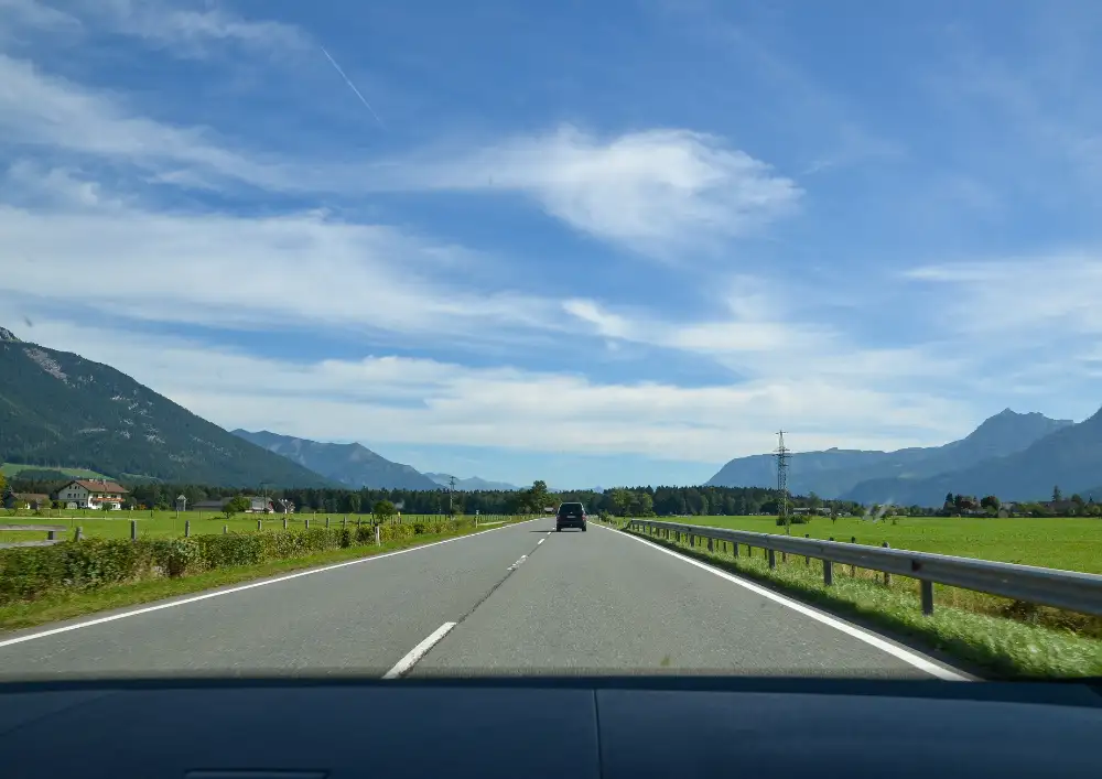 Verkehrsregeln in Österreich - was sollte jeder Autofahrer wissen?